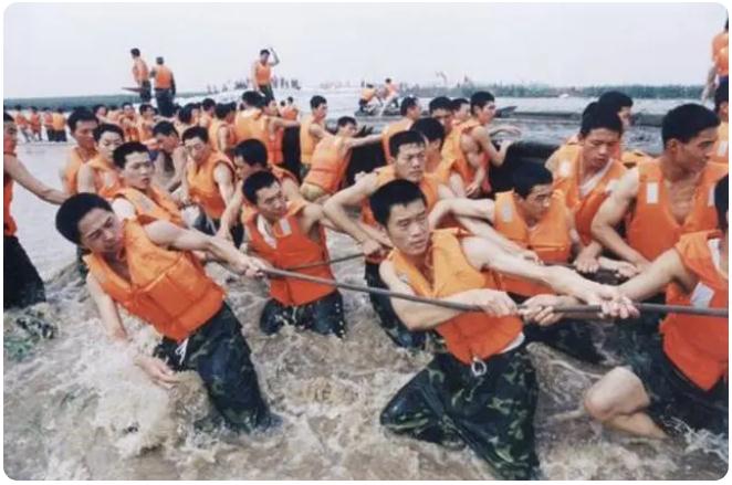 98年抗洪，中央決定最后關(guān)頭炸堤分洪，朱镕基：等等，我再加句話